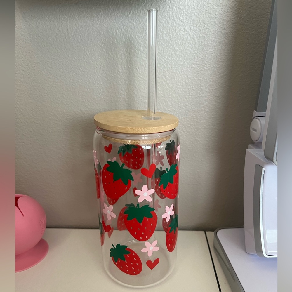 Cute Strawberry Glass Cup W/ Bamboo Lid & Glass Straw 🍓